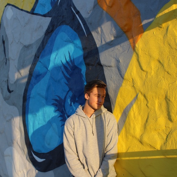 Meet your Posher, Drew - Picture 1 of 1